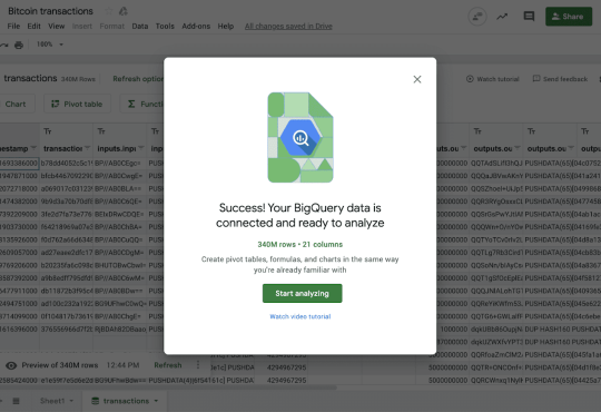 Có thể phân tích dữ liệu từ đa dạng nguồn, bao gồm cả BigQuery